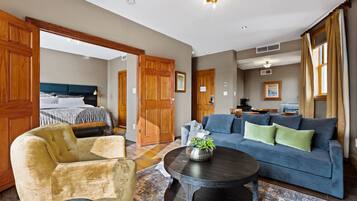 Exclusive-Suite, 1 Schlafzimmer, Stadtblick | Hochwertige Bettwaren, Pillowtop-Betten, Zimmersafe