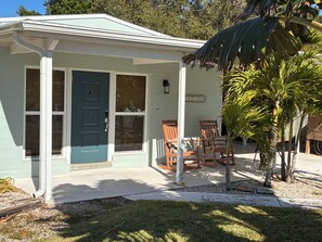 Exterior - 3 Bedroom 2 Bath with Bonus Outdoor Shower (Cocoa Beach)