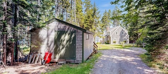 Dog-friendly, waterfront home on St. George River with shore access, great views