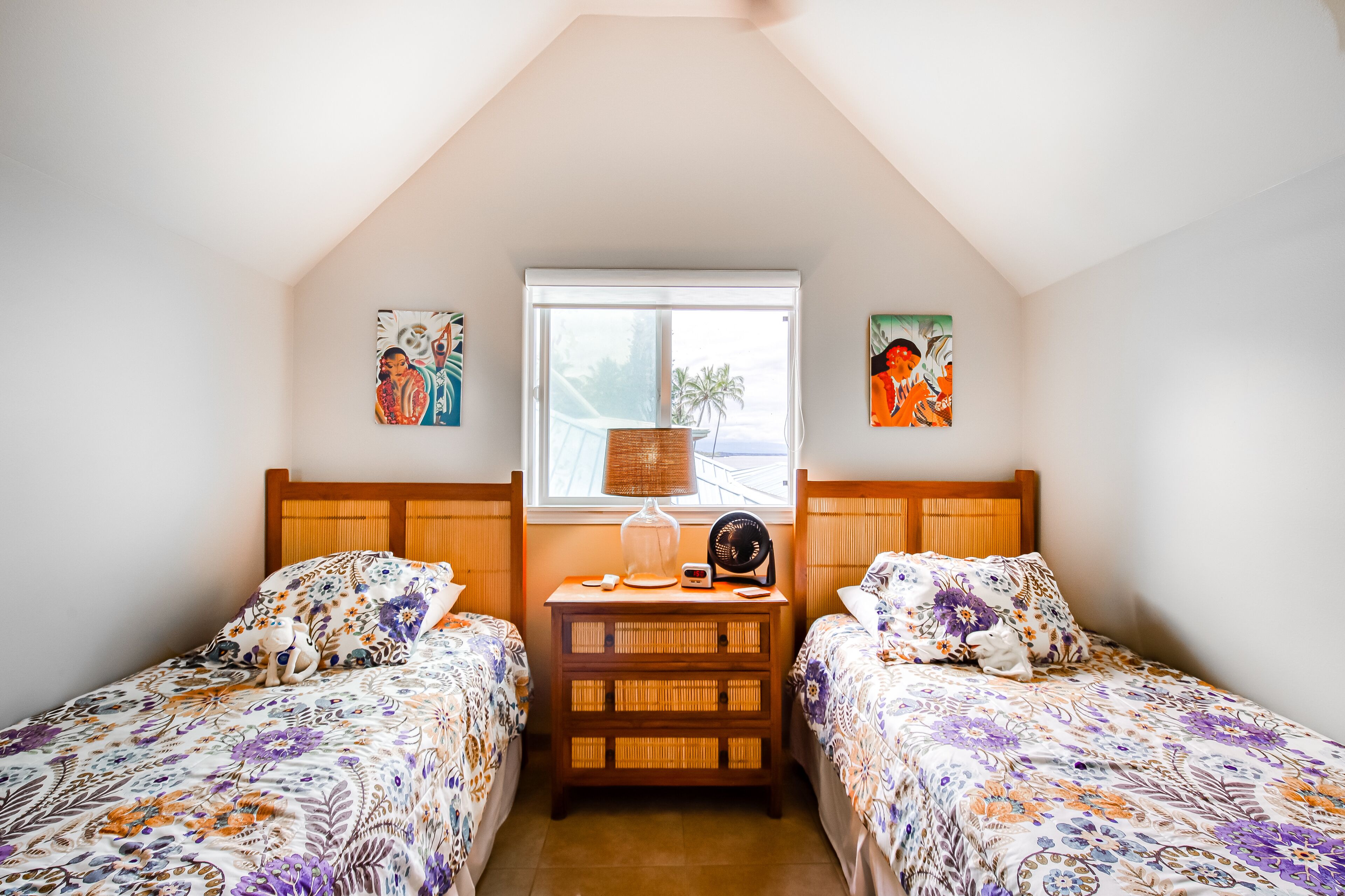 3 bedrooms, iron/ironing board, internet, bed sheets