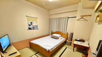 2 habitaciones, escritorio, tabla de planchar con plancha y wifi gratis