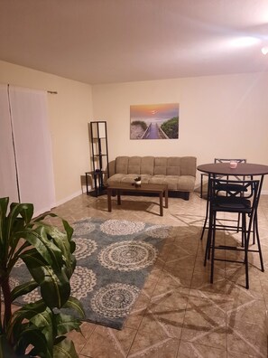 Smart TV, smart speakers, stereo