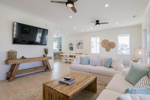 Laguna Key | Gulf Shores | Gorgeous home with beach, pool, and lagoon access! Pet Friendly!