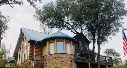 Stunning Cabin Minutes From Shasta Lake