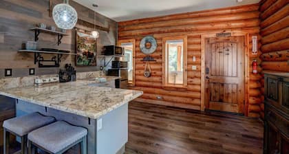 Stunning Cabin Minutes From Shasta Lake