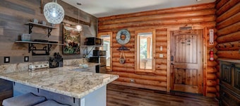 Stunning Cabin Minutes From Shasta Lake