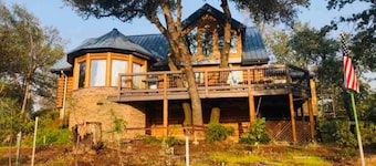 Stunning Cabin Minutes From Shasta Lake