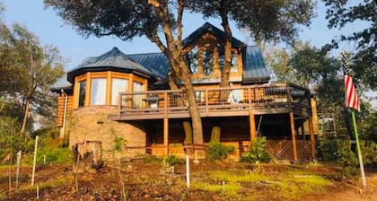 Stunning Cabin Minutes From Shasta Lake