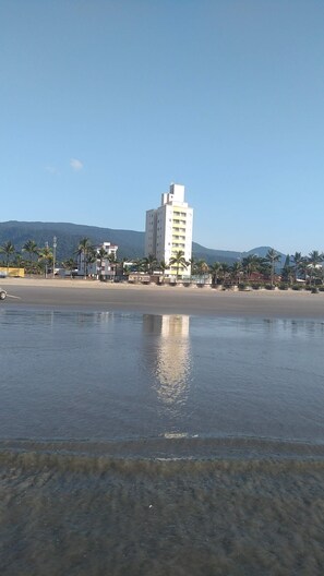 Na praia