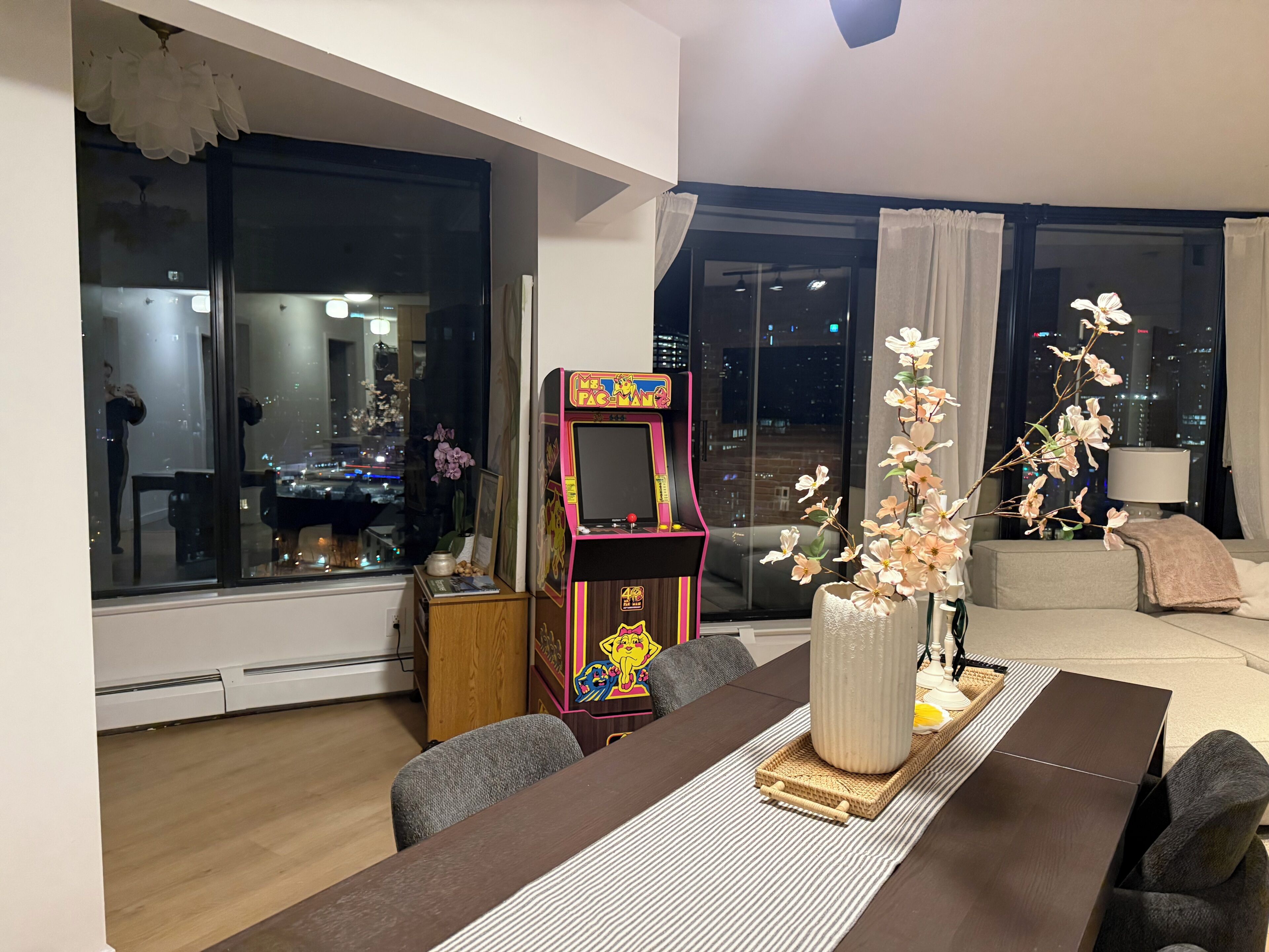 Luxury City Stay Pool, Gym, Ocean And Mountain Views, 3 Min From Fifa - Vancouver
