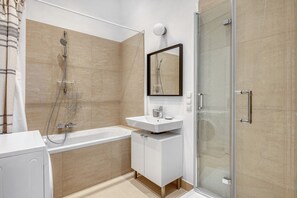 Hair dryer, towels - Ideal Josefstadt 2BR w/ Elevator, near Volksgarten + U2, by Blueground (Vienna)