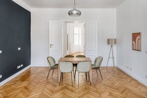Dining - Ideal Josefstadt 2BR w/ Elevator, near Volksgarten + U2, by Blueground (Vienna)