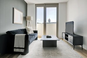 TV, stereo - Lovely Wieden 1BR w/ Balcony, Gym, Elevator, walk to U-Bahn, by Blueground (Vienna)