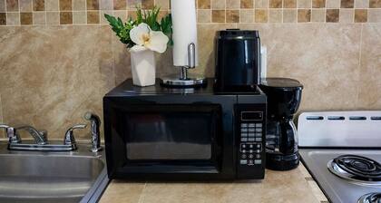 5 min drive to Junkanoo Beach, Arawak Cay, Ardastra Garden & Zoo & Attractions