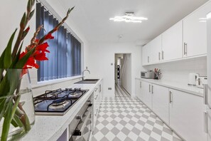 Fridge, microwave, oven, stovetop - Home away from home with an indoor fireplace! (London)