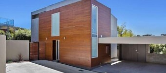 Architect Designed Coastal Retreat with Views