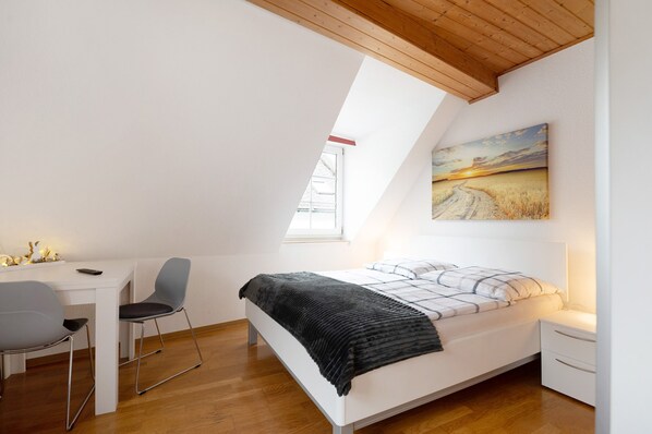 4 bedrooms, free WiFi, bed sheets