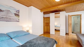 4 bedrooms, free WiFi, bed sheets