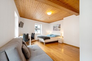 Interior - Moselle Holiday Home "Würzgarten" with Wi-Fi (Ürzig)