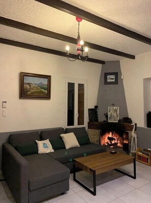 Interior - Large house with swimming pool just 20 minutes from the center of Marseille (Marseille)