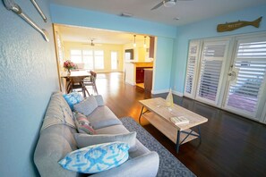 Smart TV - Villa Bella -Familly-Home w/ Heated Pool, near to the Beach (Fort Lauderdale)