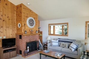 Smart TV, fireplace, DVD player