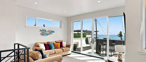 Smart TV, fireplace, offices