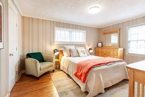 4 chambres, fer et planche à repasser, Wi-Fi gratuit, draps fournis