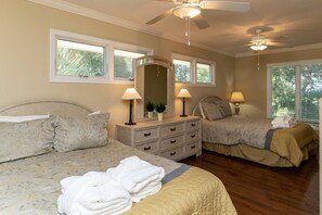 5 bedrooms, free WiFi, bed sheets