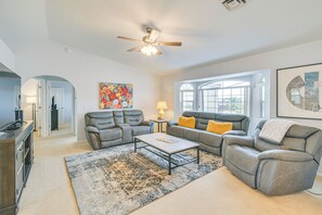 TV, DVD player, ping pong, music library - Lake Havasu Home - 2 Mi from Main Launch Ramp! (Lake Havasu City)