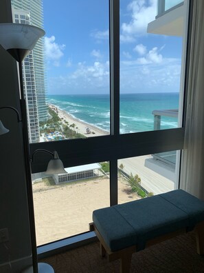 Interior - Miami, Marenas resort, 1-bedroom, balcony, oceanview, full kitchen, washer-dryer (Sunny Isles Beach)