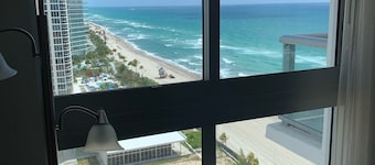 Miami, Marenas resort, 1-bedroom, balcony, oceanview, full kitchen, washer-dryer