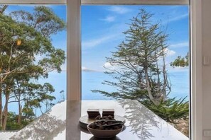 Interior - Hidden Bay Retreat 15 Min to Hobart, 5 Bed 3 Bath (Blackmans Bay)