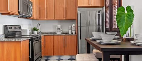 Fridge, microwave, oven, coffee/tea maker