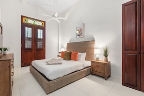 2 habitaciones, tabla de planchar con plancha, cuna de viaje y wifi