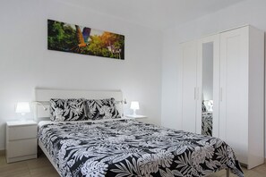 2 bedrooms, iron/ironing board, free WiFi, bed sheets - Pet-Friendly "Casa Buenavista" with Sea and Mountain Views, Private Terrace & Wi-Fi (El Agazal)