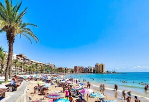 On the beach - Apartment 'Beach   Jolanta' with Sea View, Wi-Fi and Air Conditioning (Torrevieja)