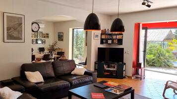 Télévision, cheminée