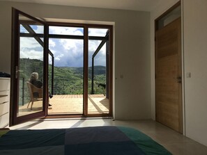 4 bedrooms, WiFi, bed sheets