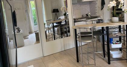 Petit studio Classé 1* jardinet -SPA d'été 06 à 09