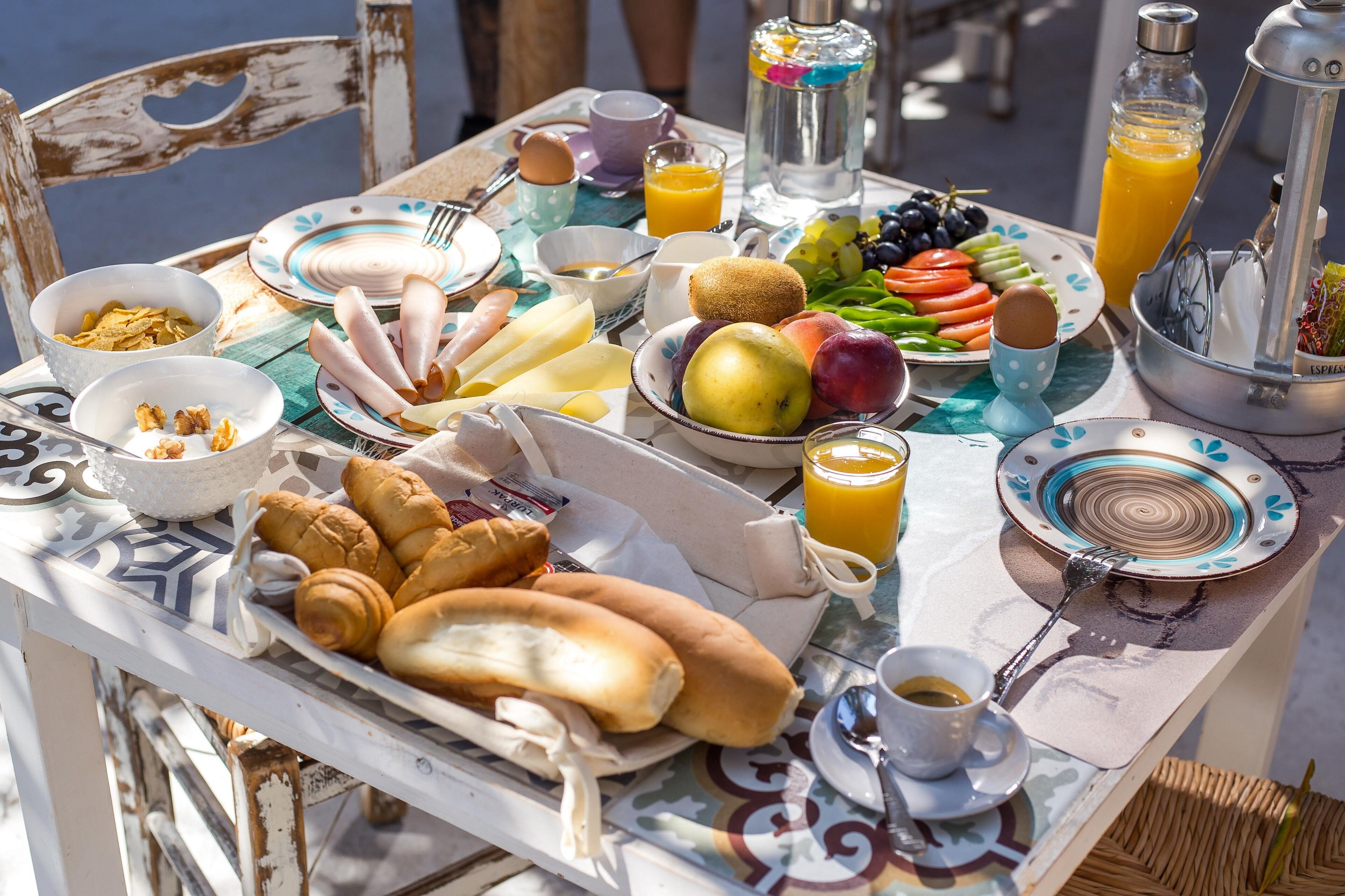 free daily continental breakfast