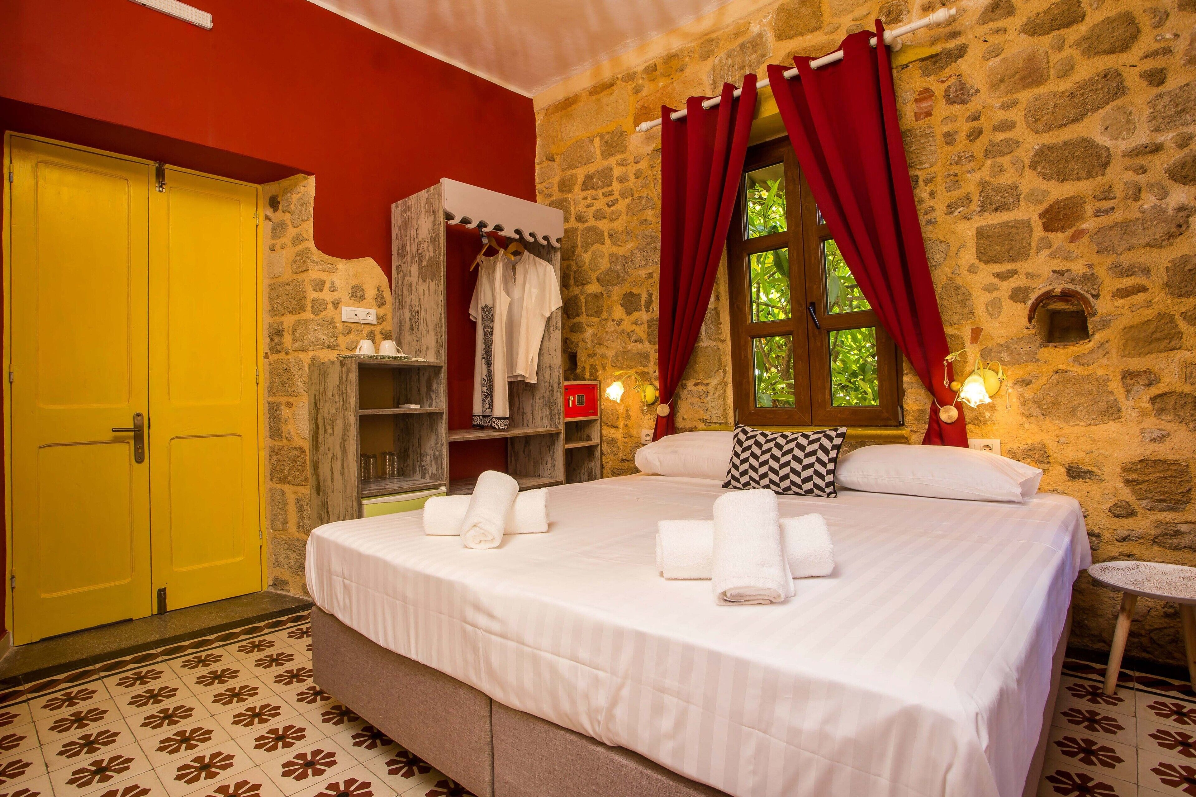 quadruple room | in-room safe, soundproofing, iron/ironing board, free wifi