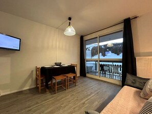 Interior - Comfortable studio for 4 with terrace, parking, wifi and pets allowed (Le Dévoluy)