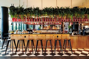 Breakfast, lunch and dinner served  - citizenM Miami Worldcenter (Miami)