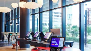 Check-in-/Check-out-Schalter