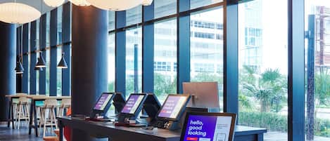 Mostrador para check-in y check-out