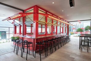 2 bars/lounges - citizenM Miami Worldcenter (Miami)