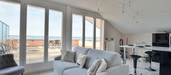 Spacious apartment with terrace, pets allowed and parking