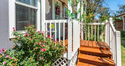 - Adorable Guest House in South Tyler -