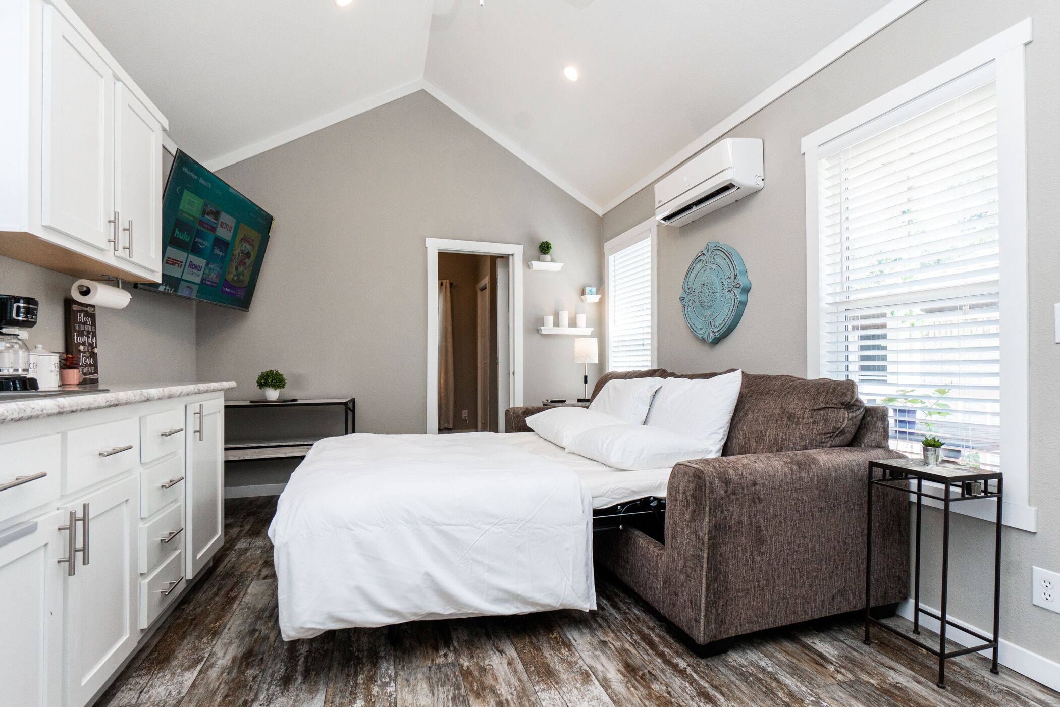 1 chambre, fer et planche à repasser, lit parapluie, Wi-Fi gratuit